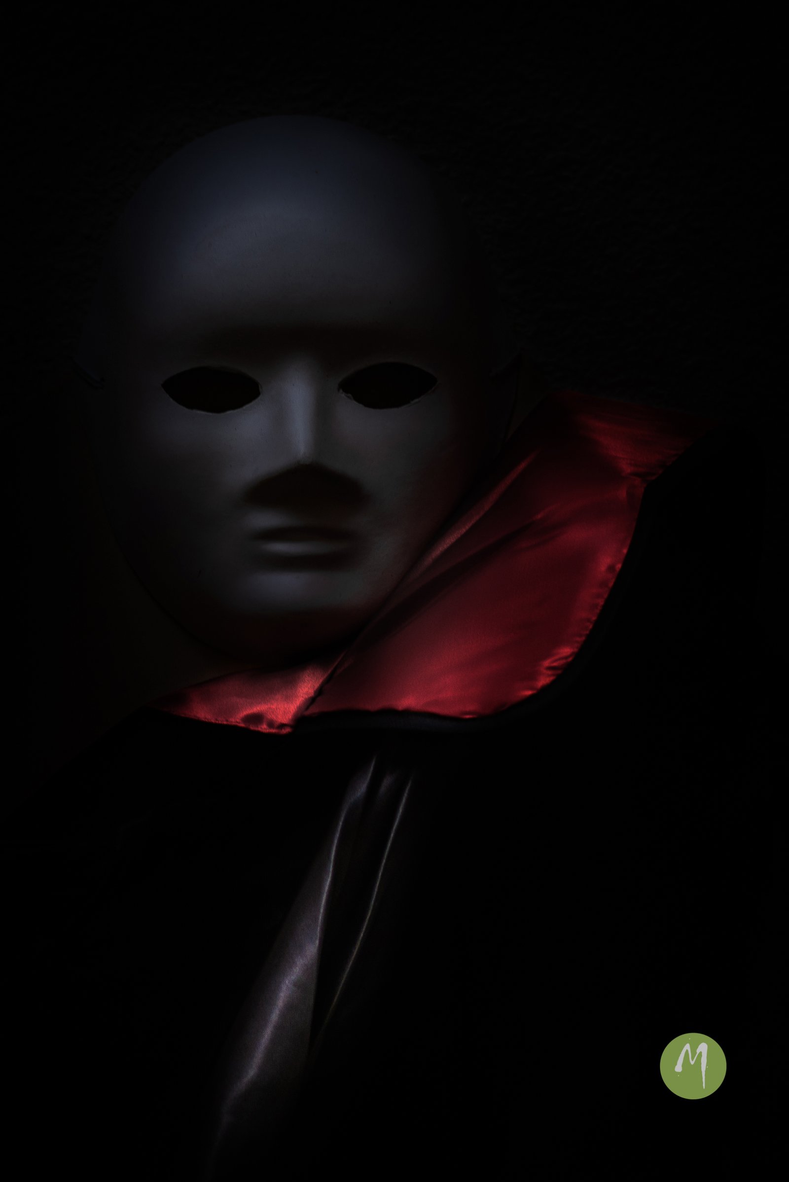 Máscaras y Sombras - Miguel Ramos Oya | Minimalist Conceptual Photography Art