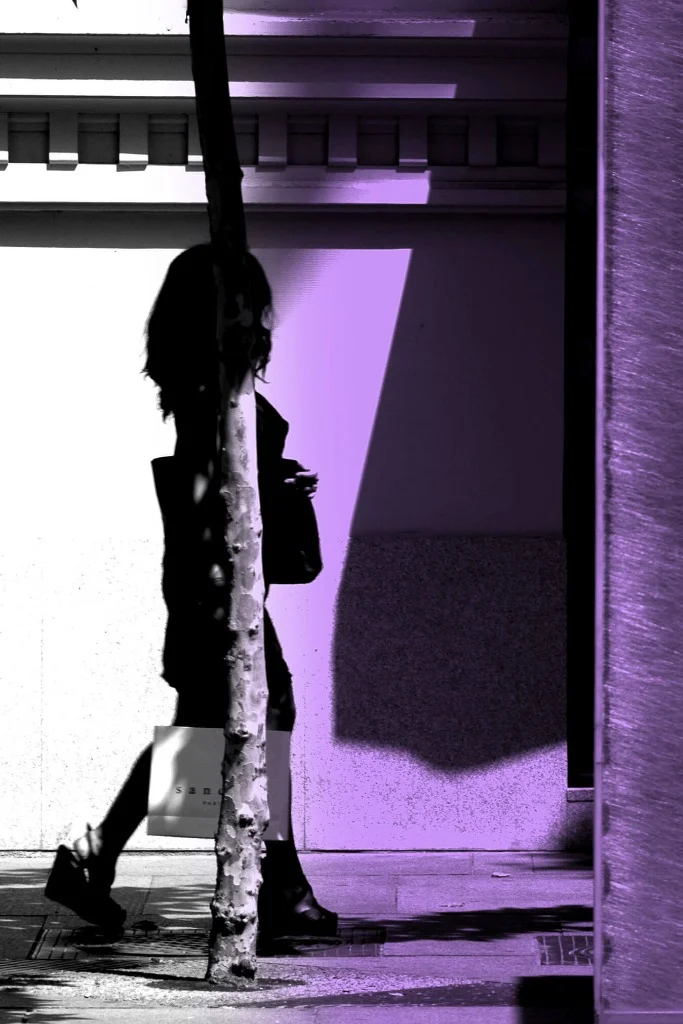 Sinfonía Púrpura - Miguel Ramos Oya | Urban Transit Photography | Shared Solitude Purple