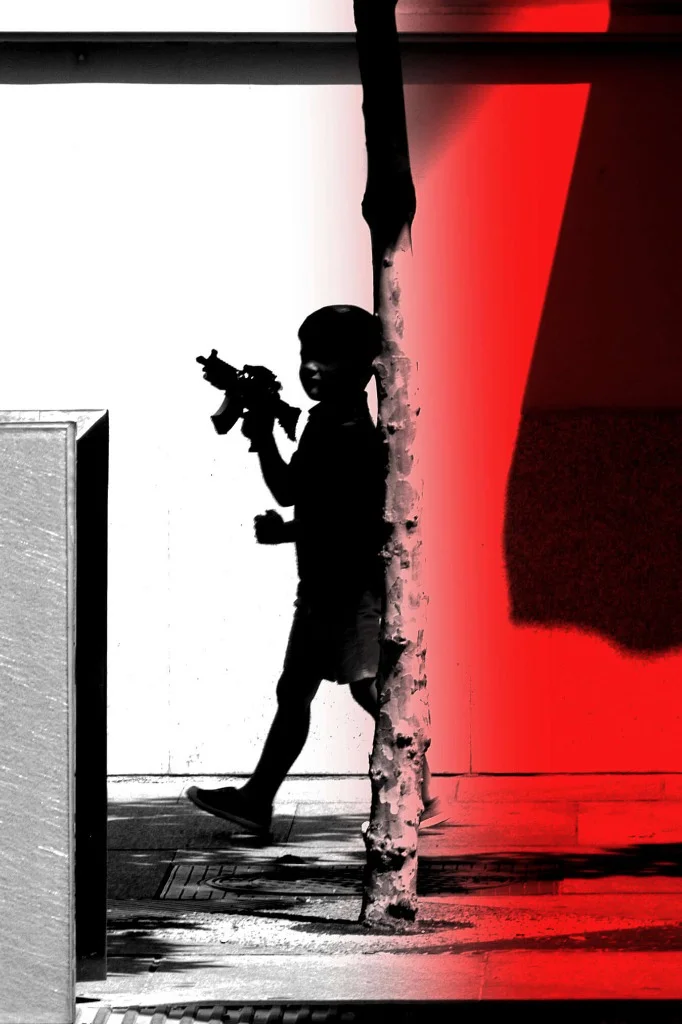 Sombras en Rojo - Miguel Ramos Oya | Urban Silhouette | Cinematic Red Light Suspense